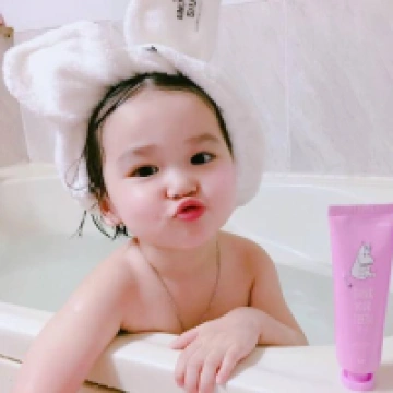 搞笑有趣的小女孩,女生头像图片-回车桌面