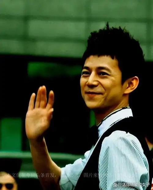 合作伙伴:周华健,谢霆锋和范晓萱.