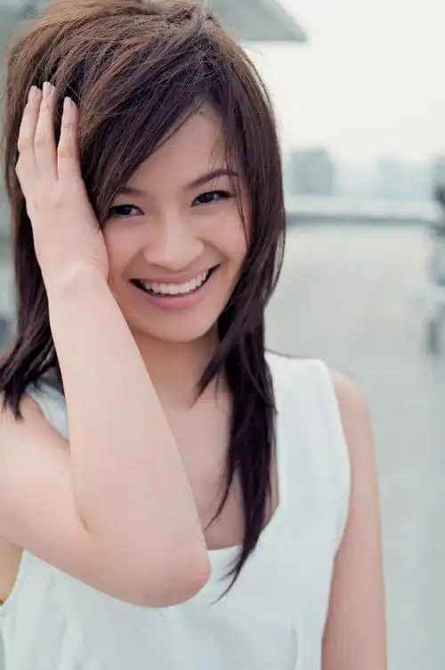 王婧新专辑宣传首战告捷 赴沪成败难估算(组图)