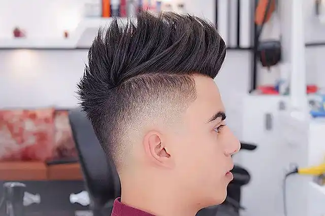 飞机头两边剪光图片