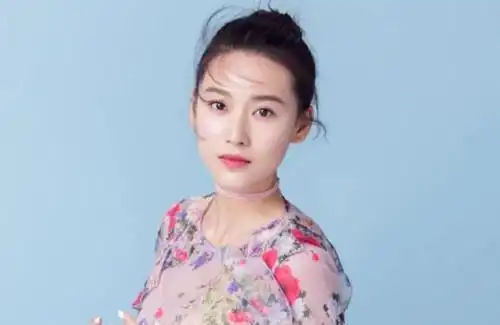 3岁出道拍戏,曾接替杨紫演《家有儿女》小雪走红,如今变这样了