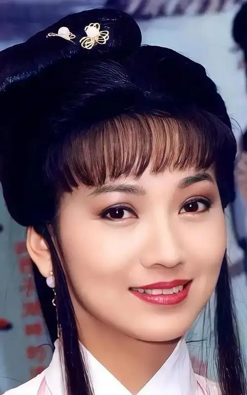 演员赵雅芝:两段婚姻三个儿子,巅峰期回归家庭,相夫教子不遗憾