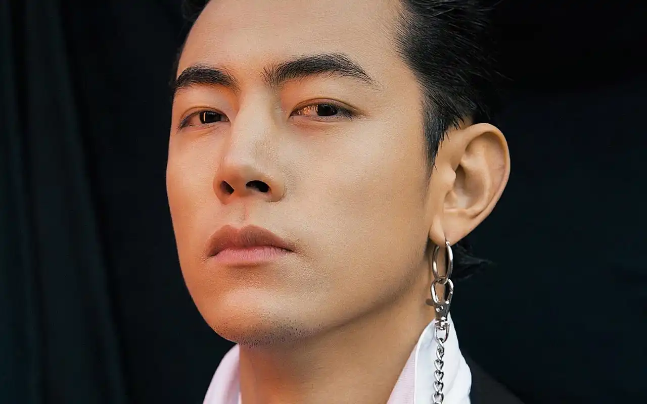 纪凌尘帅气图片桌面壁纸,大陆明星,模特,帅气,帅哥,帅哥明星,大陆男