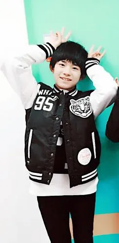 现在14岁的易烊千玺,三年后竟然是17岁!(一个强行的冷笑话)