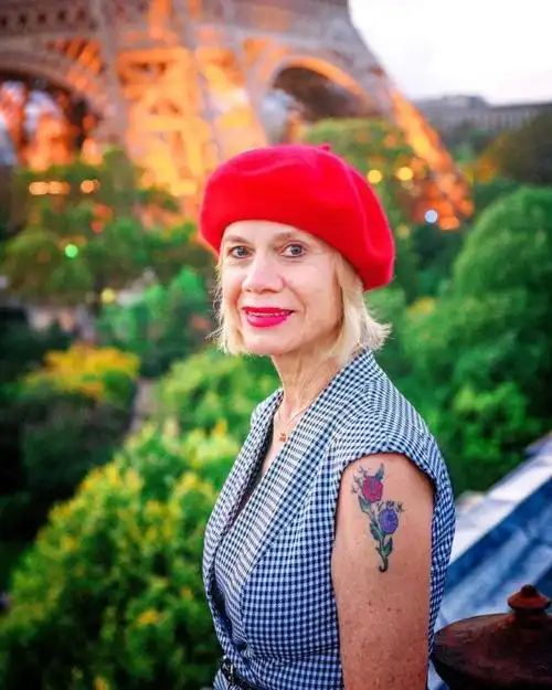 她的名字,叫做琳达·玛丽斯·约尔(linda malys yore).