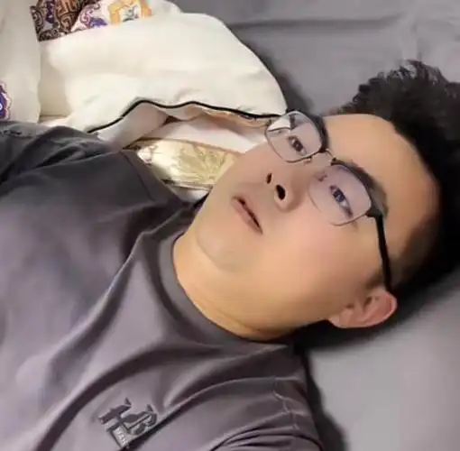 田静晒单位福利回应质疑,新人设是家庭主妇,郭威缺席再审成定局