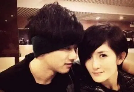 张杰和谢娜自拍照(资料图)