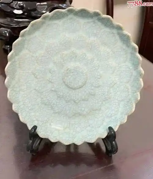 仿古汝窑支钉烧莲花盘子