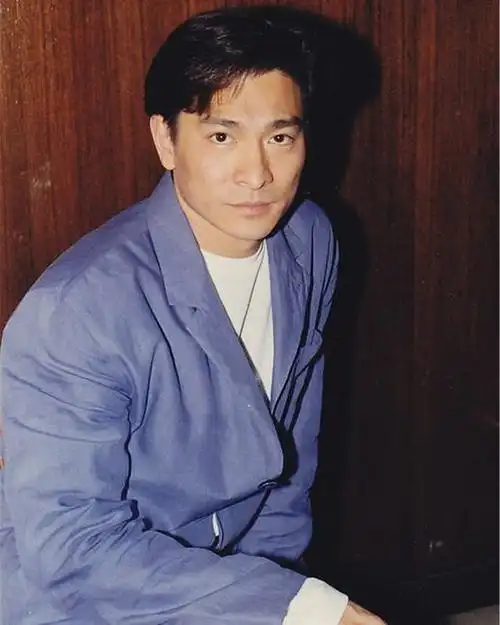 刘德华近照,这位用歌声伴随了无数人青春的天王,如今也渐露老态