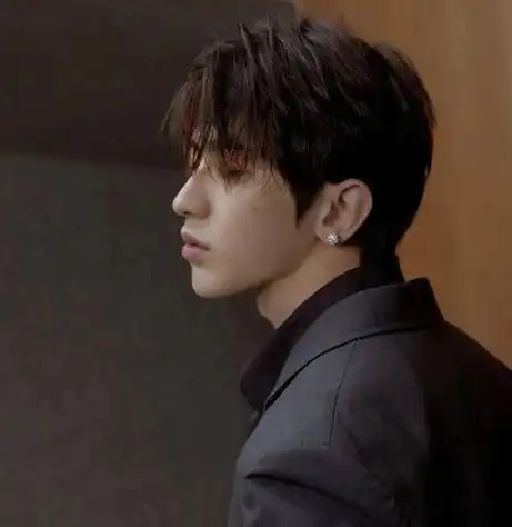 头像蔡徐坤图片侧脸