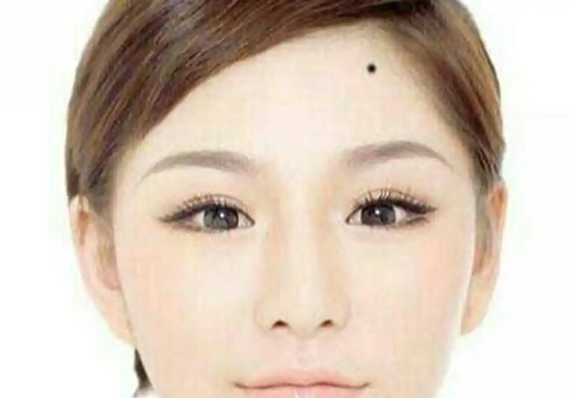 额头右边靠近发际有痣 2丶额头右边靠近发际有痣 有此痣相的女人,性格