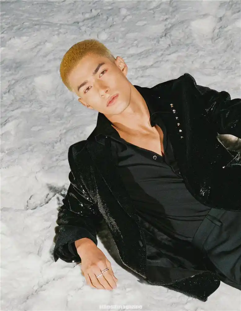 冬季假日封面02狂野的夏威夷男孩米卡