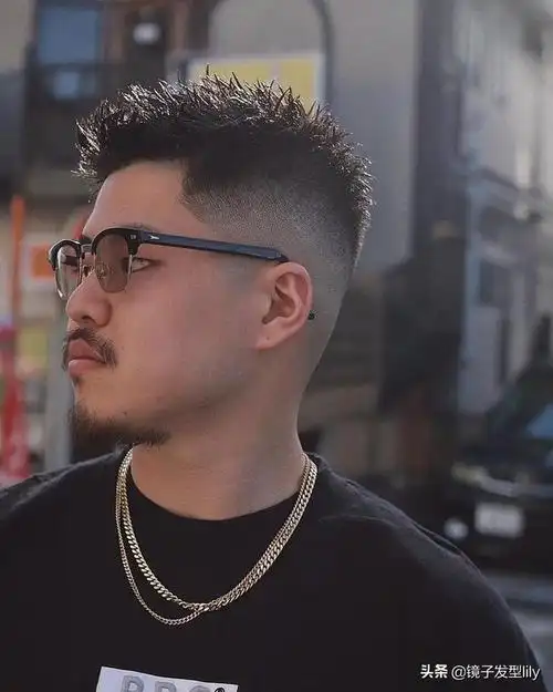 飞机头发型怎么弄(男士烫发超帅短发飞机头)(3)