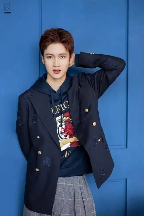 陈宥维英伦复古风帅气写真14