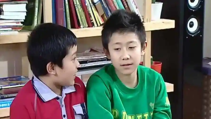 家有儿女2戴明明爸爸要娶后妈谁料明明甩门而出刘星找板砖去了