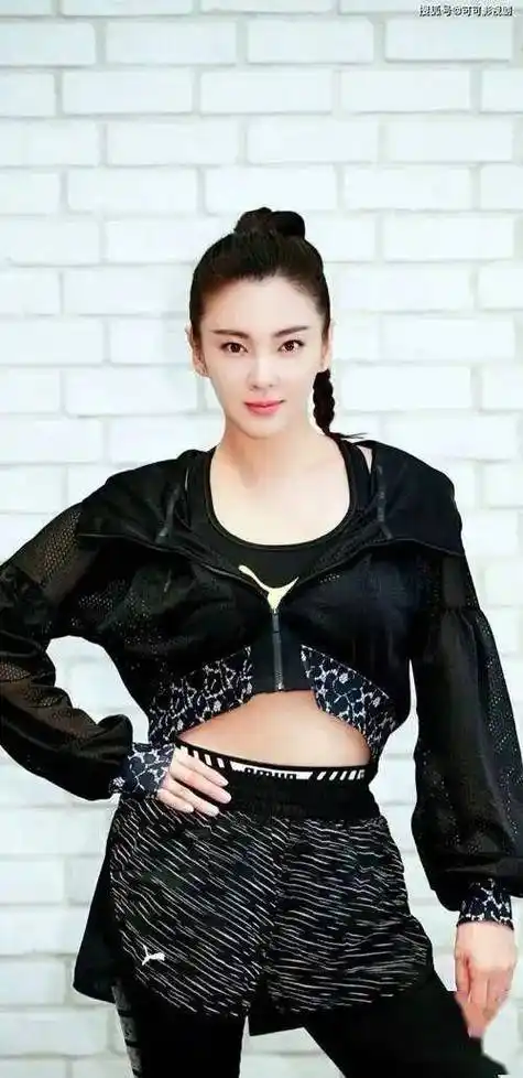 坎坷的情史张雨绮的事业再次创造了一个高峰,也就在这一年,她迎来了新