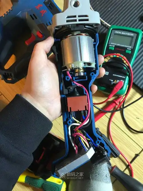 东成dcsm03-100无刷角磨机拆解