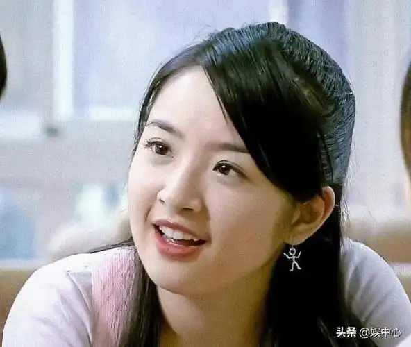 林依晨首次晒出宝宝照片还有自己的近照笑容依旧少女