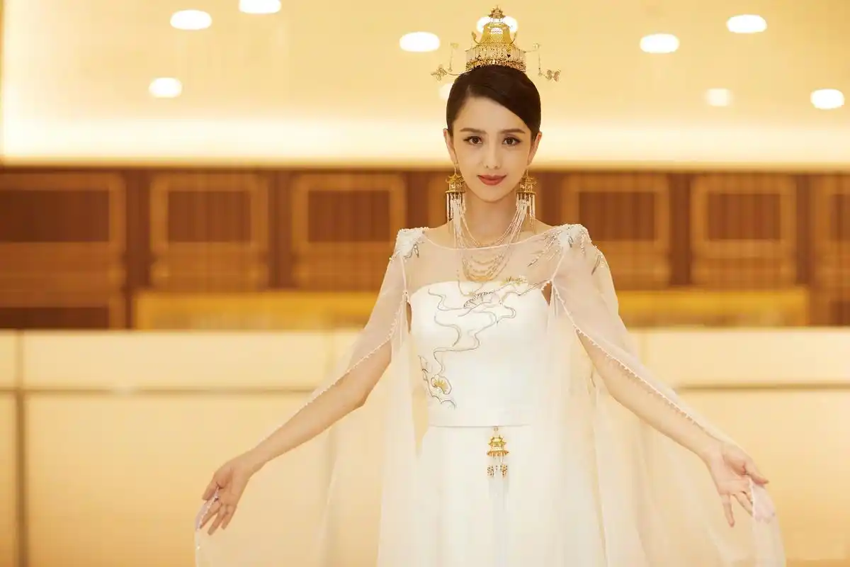 佟丽娅老娘天下最美没错不再为陈思诚活的你美得不像话