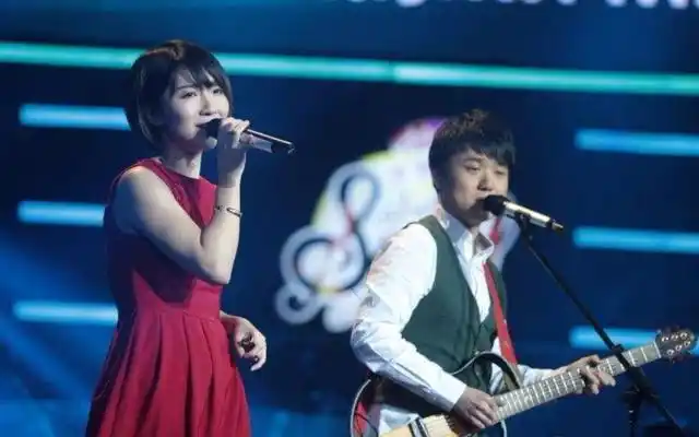 歌手徐佳莹个人资料 许嵩女友徐佳莹资料 - 歌词译