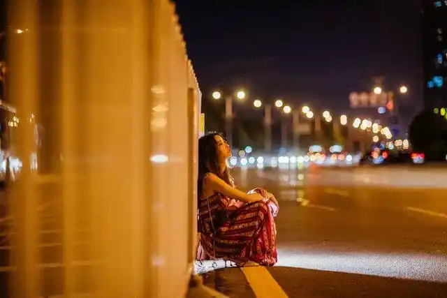 人像摄影:孤单的城市,孤单的夜