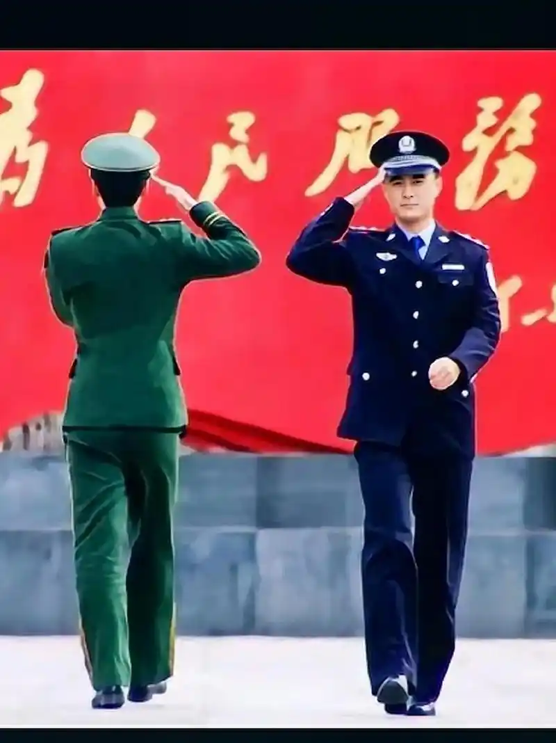 爱我们的军人,他保护我们的安全,敬礼