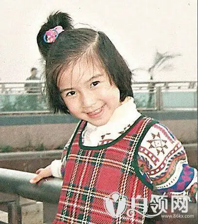 你们深扒杨颖15,14岁的照片,但是你们没看过,杨颖小时候的照片和现在