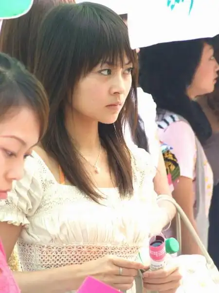 2006年超级女声成都唱区海选:选手报名3