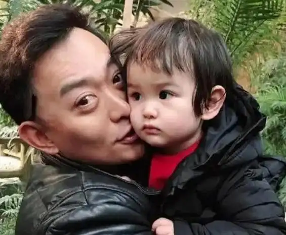 黄海冰,时代抛弃你时,连声招呼都不打