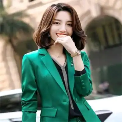 成熟干练职场女头像