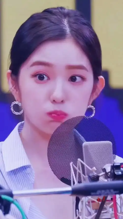 这绝对是吃可爱多长大的,裴珠泫,可爱女神,又美又飒-度小视