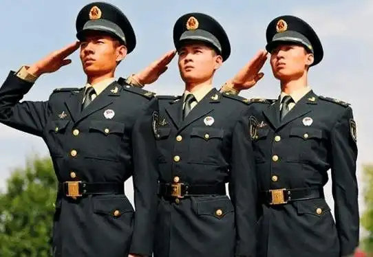 部队的军装没有必要换来换去,有一套作战服就够了?_变化_dui_战场