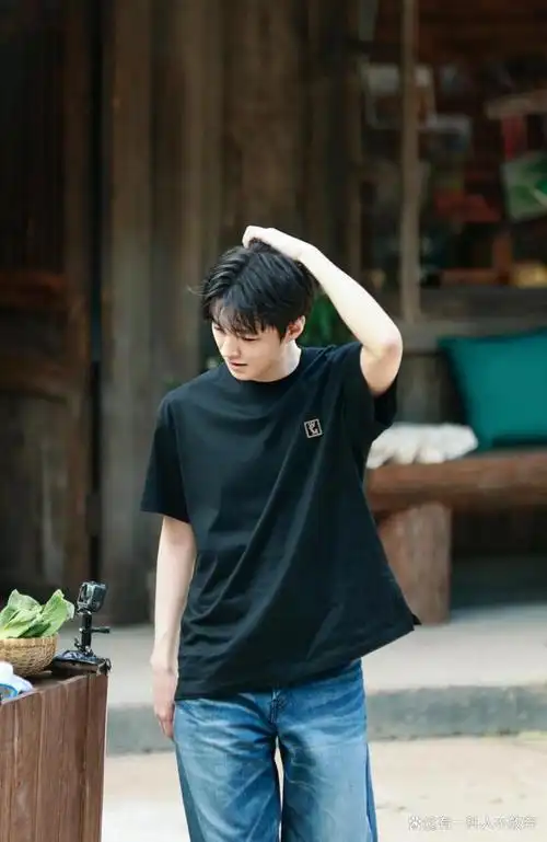 王俊凯自爆体重不到120斤,谁说他和黄磊一个体格啊?