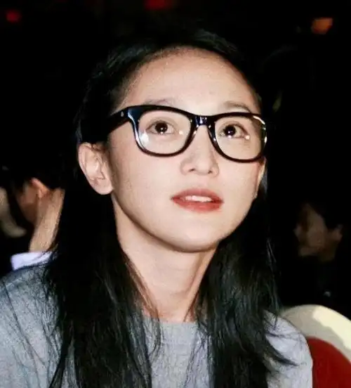 镜头前貌美如花真人却无美感这8位上镜脸的女星反差好大