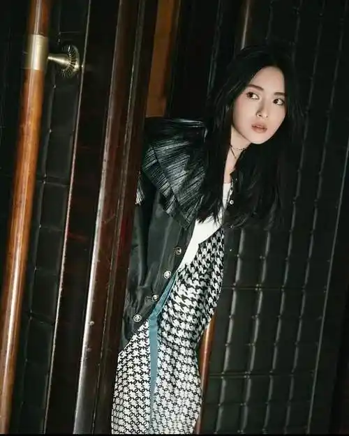 气质女神孙安可的时尚穿搭衣品与身材颜值成正比高级感爆棚