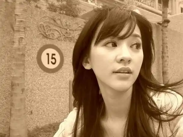 回顾那个叫闺蜜丈夫爸爸的陈意涵扎双马尾卖萌却说人设恶心