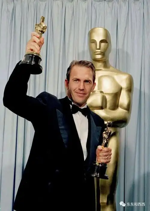 最近,美娱圈30年前红极一时的好莱坞男星,与模特老婆的离婚官司沸沸