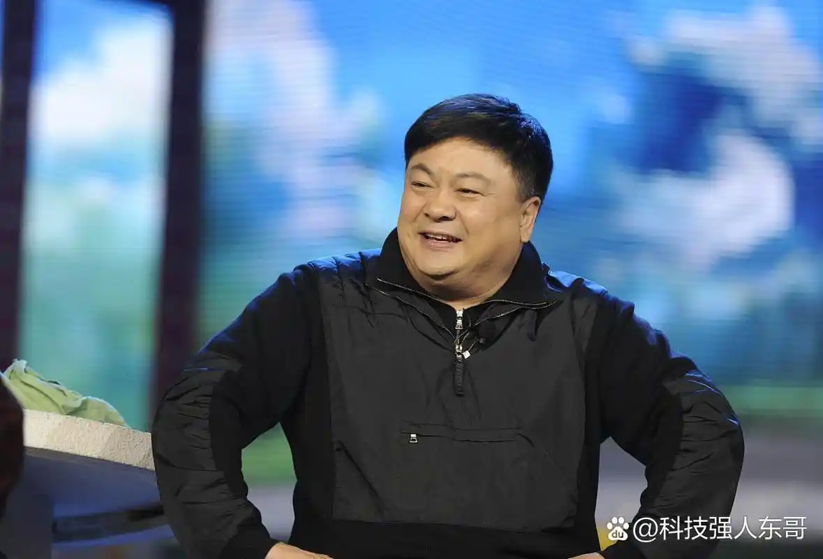 洪剑涛:从军营到银幕的华丽转身 洪剑涛出生于1965年,北京人,童年时期