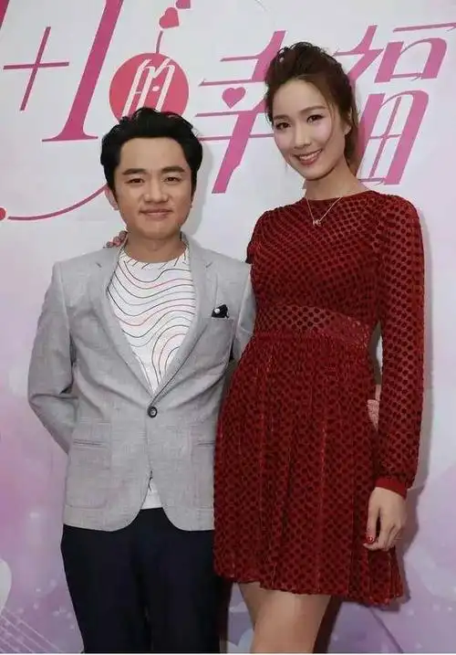 近日,王祖蓝和妻子李亚男合体现身,被称"最萌身高差".北方