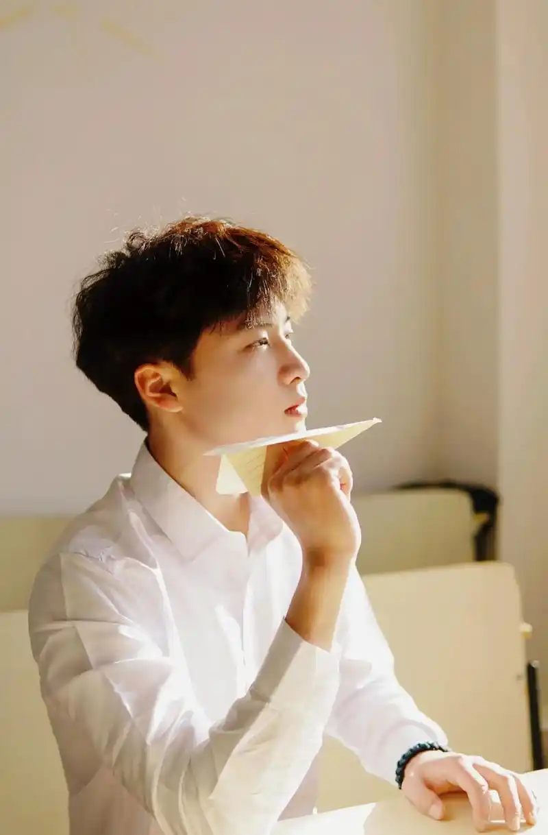 盘点九职校草 其照片征得投稿者本人同意 欢迎各位九职学子积极 - 抖