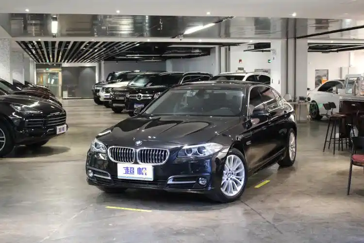 【车辆名称】2017款 宝马5系 525li 豪华设计套装