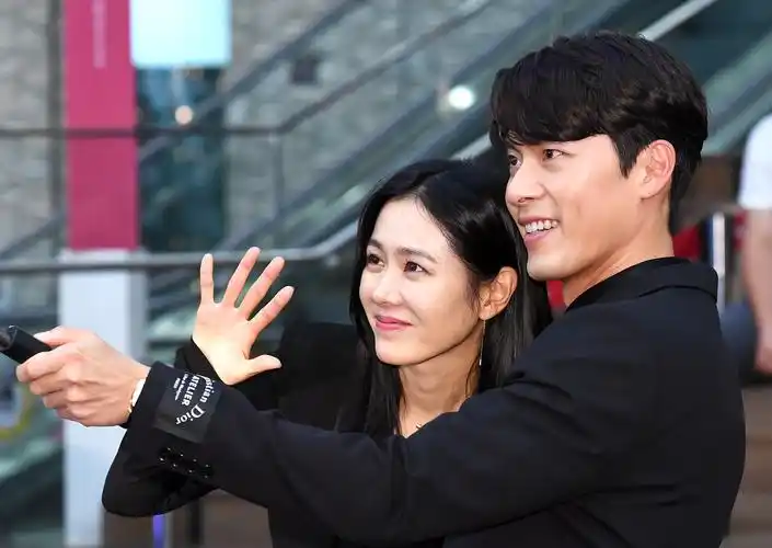 玄彬孙艺珍承认恋情!回顾两人互动,爱意有迹可循