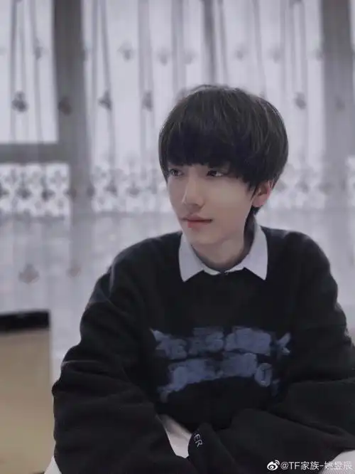 姚昱辰校园文人物介绍