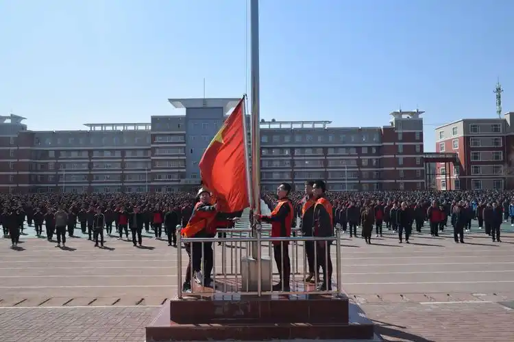 梨树一中继续开展扫黑除恶专项斗争宣传教育活动.