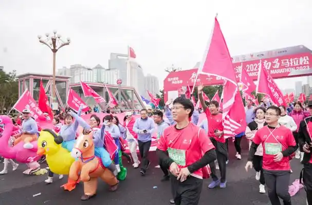 追光逐梦奔赴热爱江铃大道实力护航2023年南昌马拉松