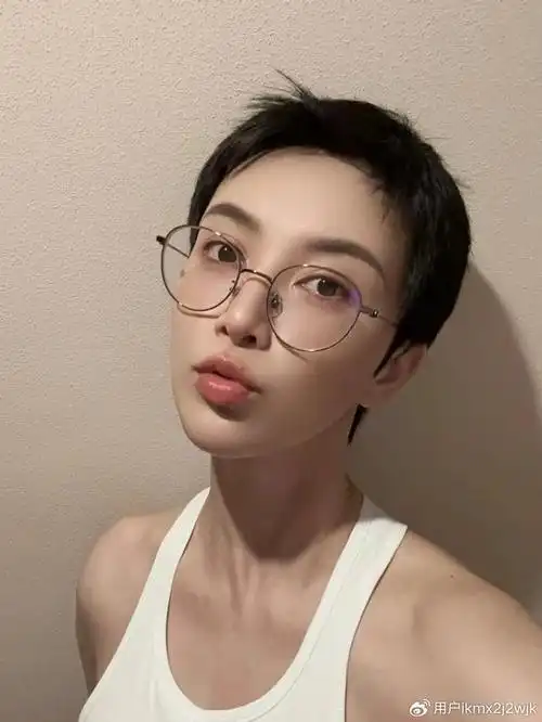 露耳超短发,时尚还帅气,爱个性的美女一定要试试