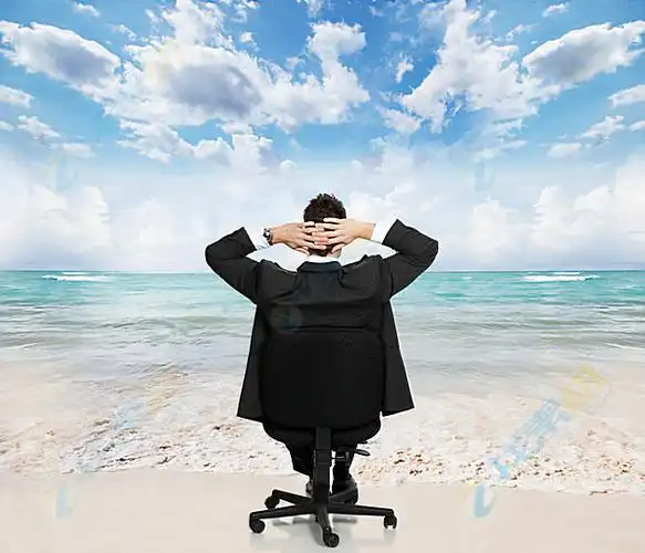 海滩上面朝大海男子背影高清图片下载