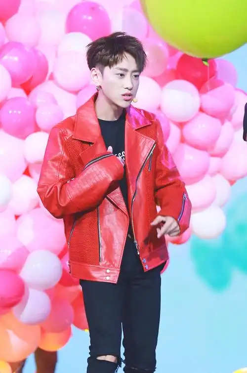 组图:快男魏巡亮相湖南卫视中秋晚会 将与赖雨蒙对唱_高清图集_新浪网