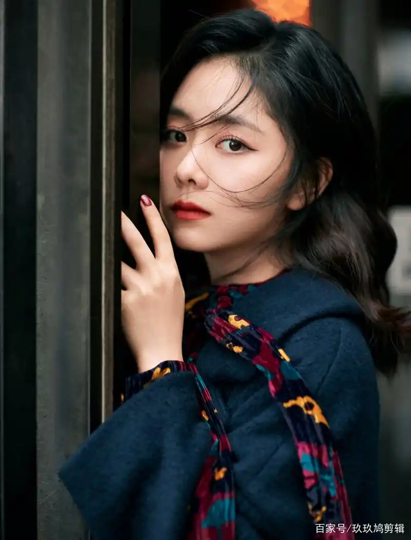 谭松韵清新脱俗写真,一看就有初恋的感觉