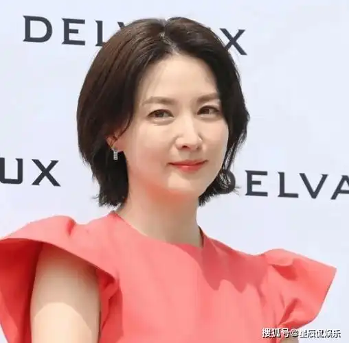 李英爱生图流出,皮肤白身材好气质佳,面部不肿不僵被赞自然_因为_照片